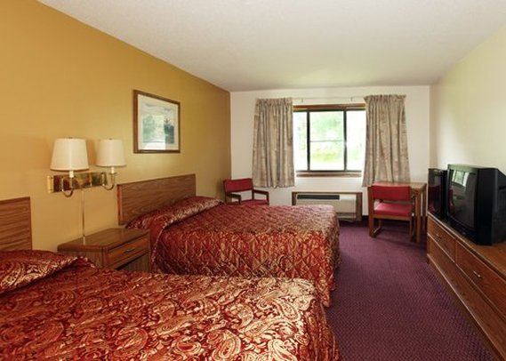 Pine Ridge Inn - Merrill, WI