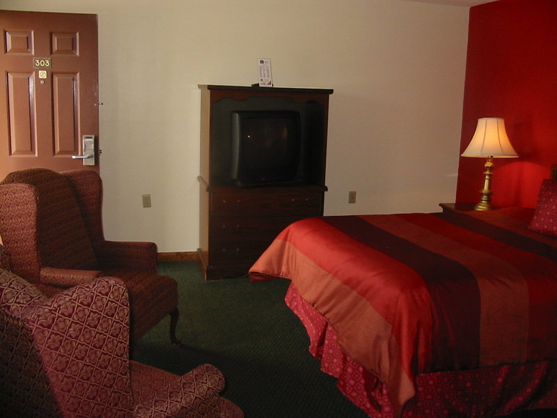 Baymont Minot - Lawrenceburg, TN