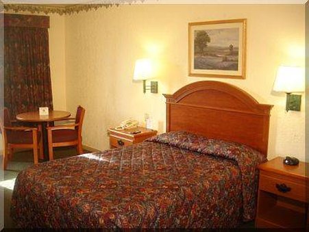 Bays Inn & Suites Baytown - Baytown, TX