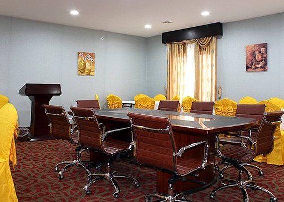 Comfort Inn & Suites - Melvindale, MI