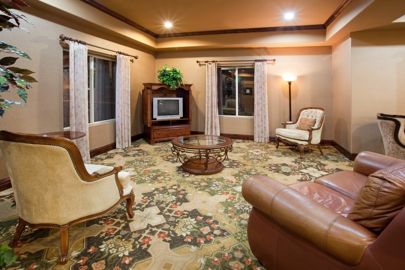 HOLIDAY INN EXPRESS - Bernalillo, NM