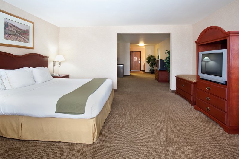 HOLIDAY INN EXPRESS - Bernalillo, NM