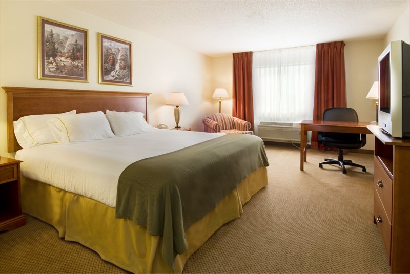 Holiday Inn Express ADRIAN - Adrian, MI