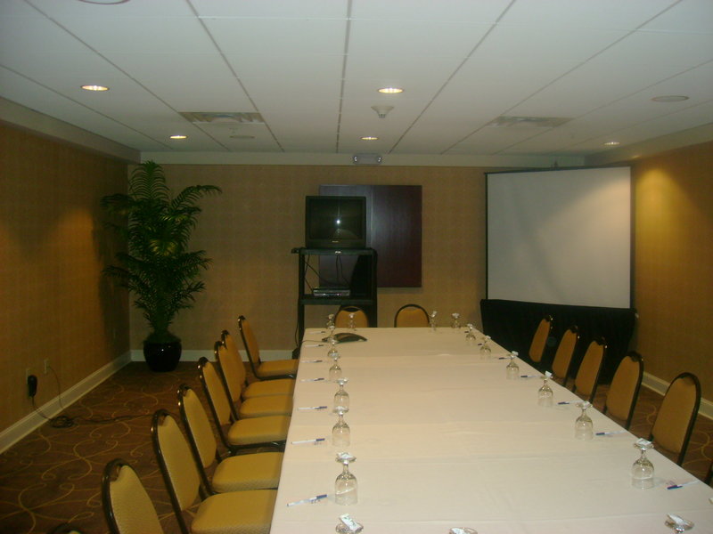 Holiday Inn Express & Suites LATHAM - Albany, NY