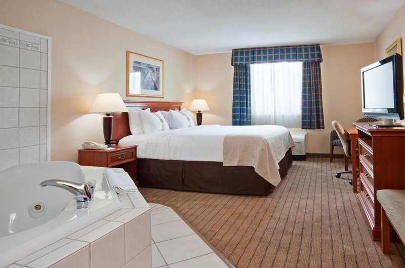 Holiday Inn - Alexandria, MN