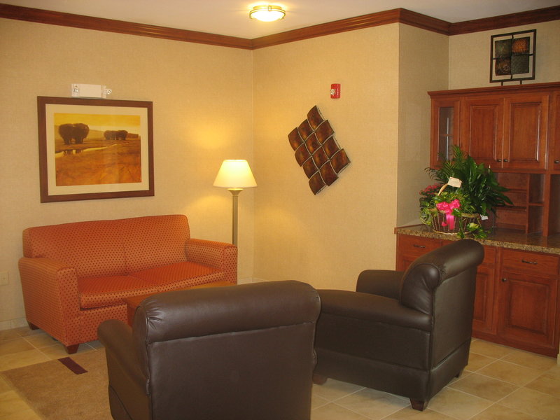 Candlewood Suites WATERLOO- CEDAR FALLS - Waterloo, IA