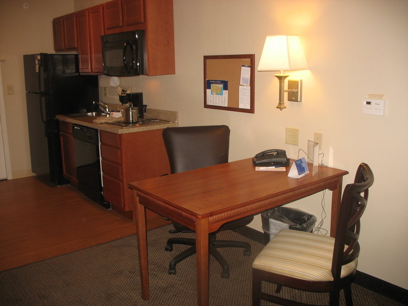 Candlewood Suites WATERLOO- CEDAR FALLS - Waterloo, IA