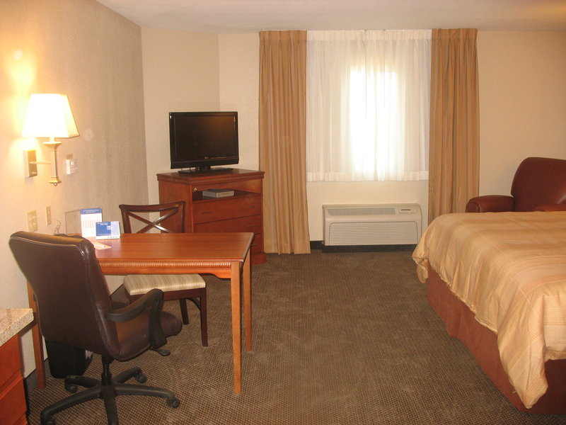 Candlewood Suites WATERLOO- CEDAR FALLS - Waterloo, IA