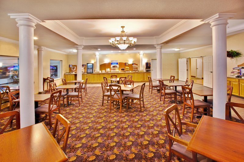 Holiday Inn Hotel and Suites - Ames, IA