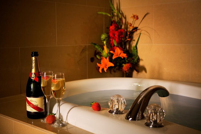 Crowne Plaza Anchorage-Midtown - Anchorage, AK