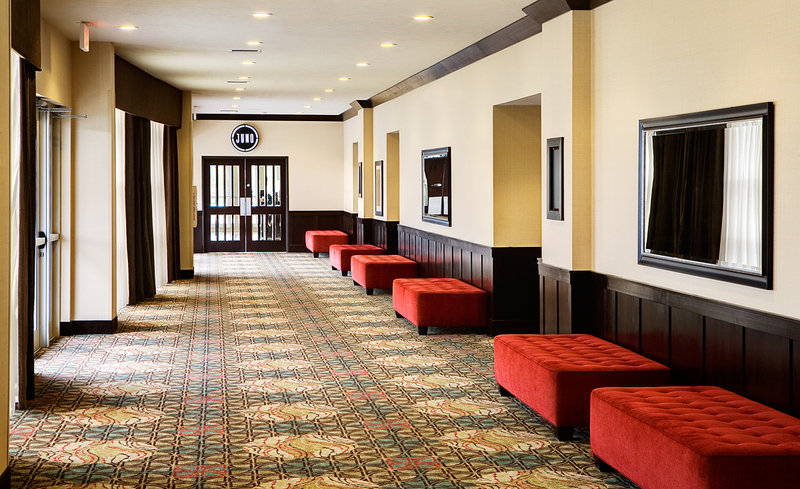 Crowne Plaza Anchorage-Midtown - Anchorage, AK
