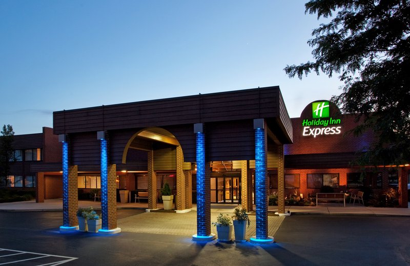 HOLIDAY INN EXPRESS - Altoona, PA