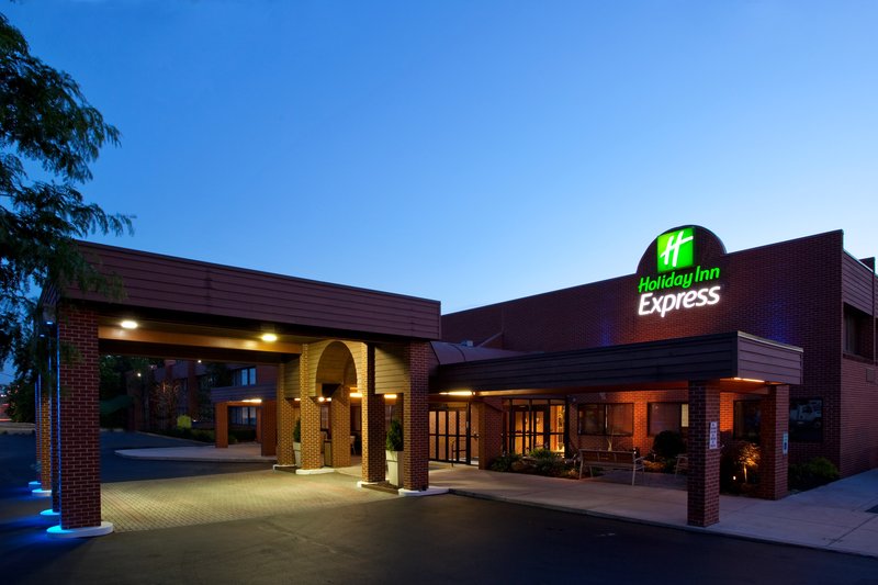 HOLIDAY INN EXPRESS - Altoona, PA