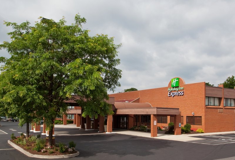 HOLIDAY INN EXPRESS - Altoona, PA