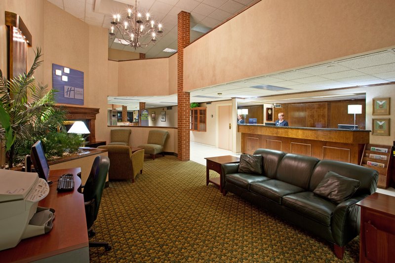 HOLIDAY INN EXPRESS - Altoona, PA