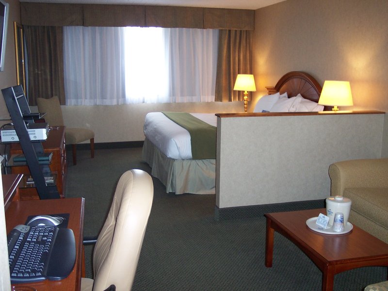 HOLIDAY INN EXPRESS - Altoona, PA