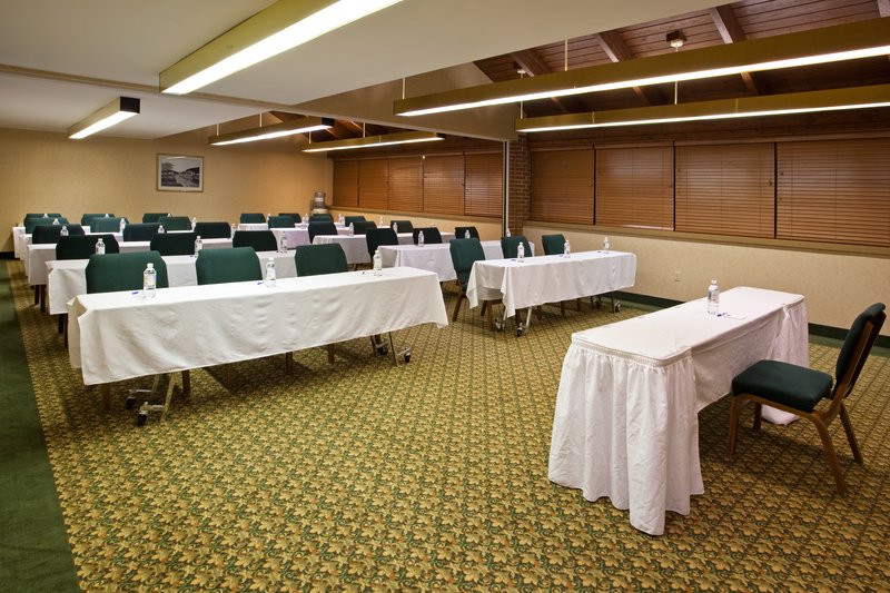 HOLIDAY INN EXPRESS - Altoona, PA