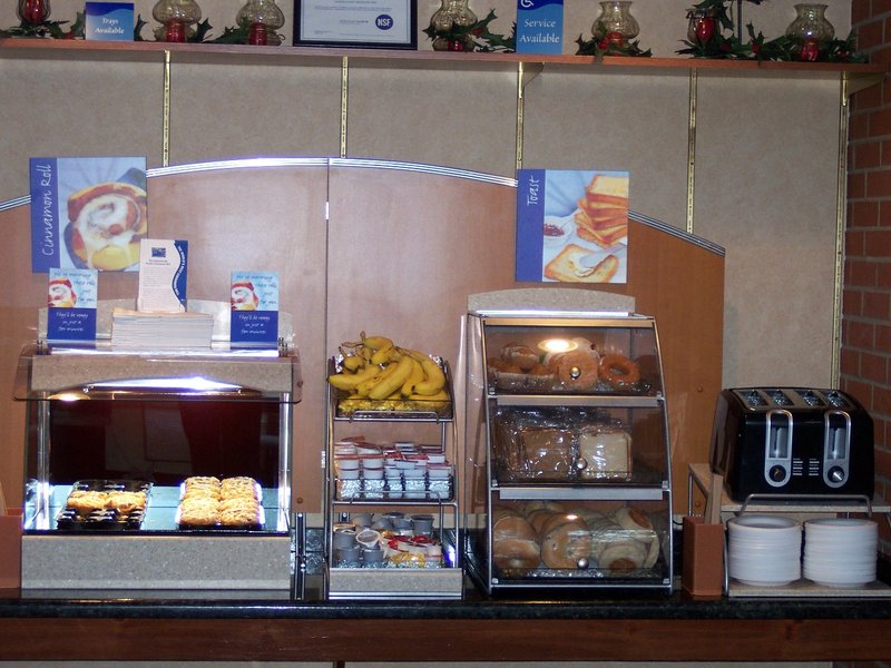 HOLIDAY INN EXPRESS - Altoona, PA