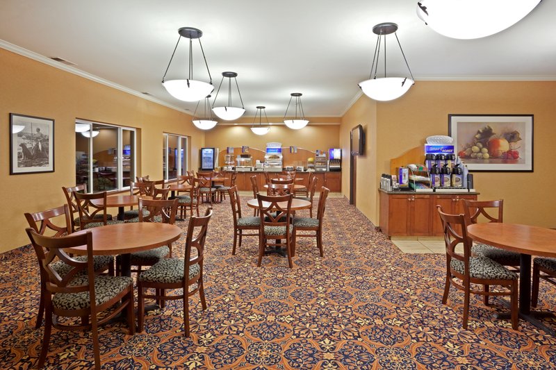 Holiday Inn Express & Suites ASTORIA - Henderson Harbor, NY