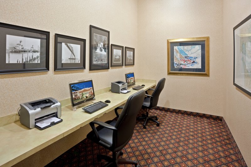 Holiday Inn Express & Suites ASTORIA - Henderson Harbor, NY
