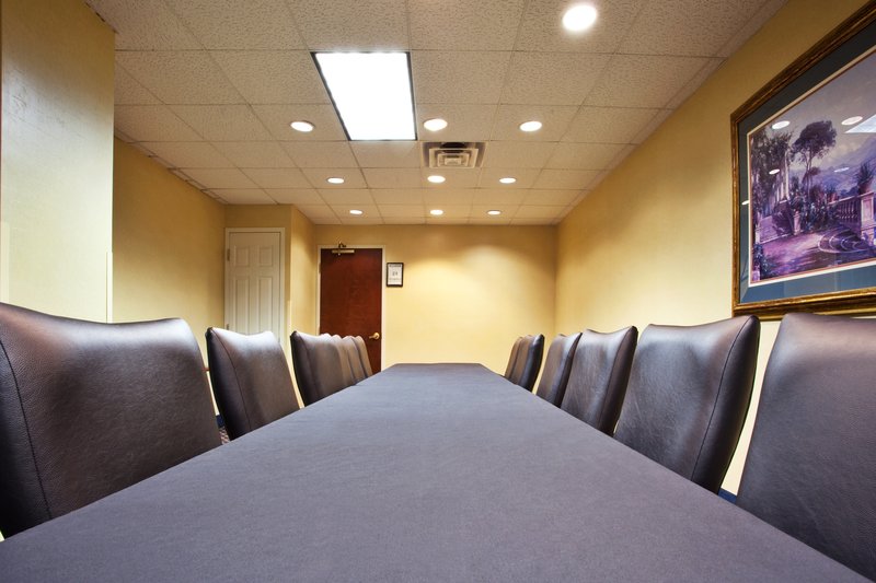 Holiday Inn Hotel & Suites Peachtree City - Peachtree City, GA