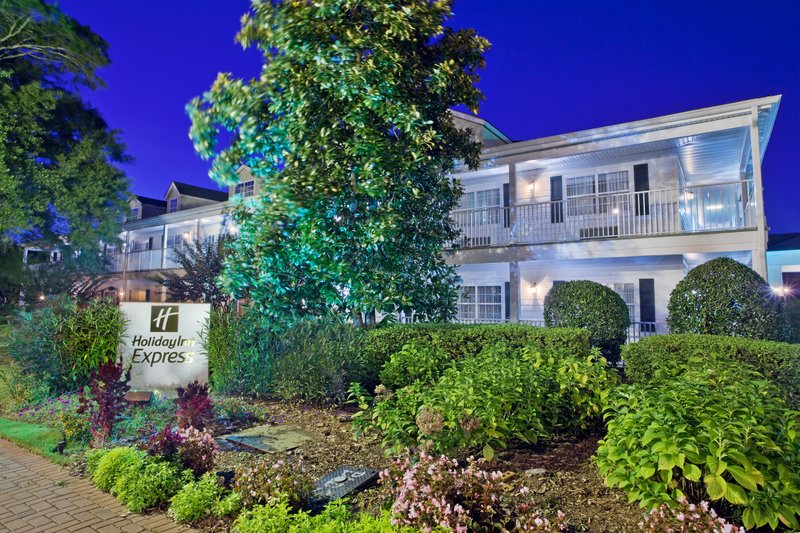 Holiday Inn Express FAYETTEVILLE - Fayetteville, GA