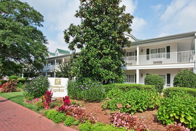 Holiday Inn Express FAYETTEVILLE - Fayetteville, GA