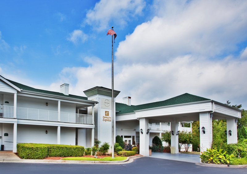 Holiday Inn Express FAYETTEVILLE - Fayetteville, GA