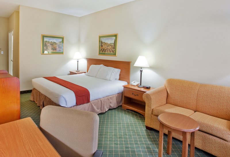 Holiday Inn Express FAYETTEVILLE - Fayetteville, GA