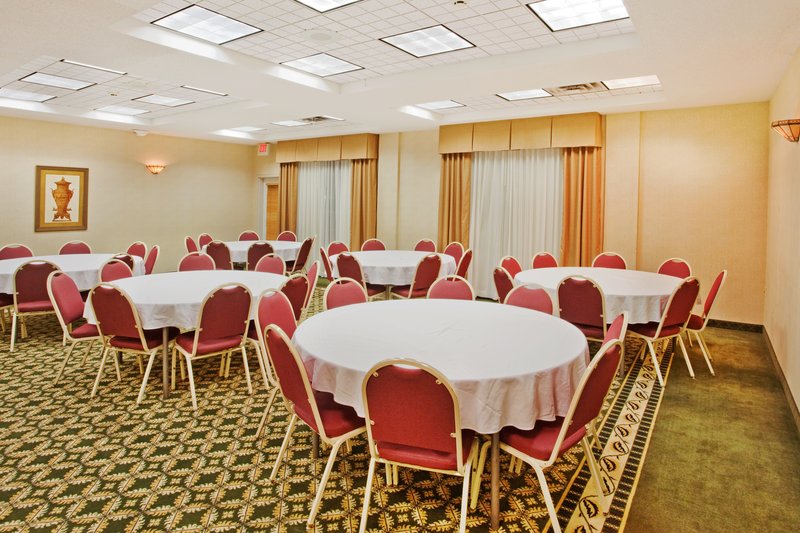 Holiday Inn Express FAYETTEVILLE - Fayetteville, GA