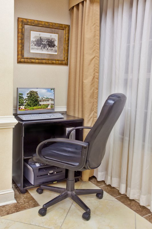 Holiday Inn Express FAYETTEVILLE - Fayetteville, GA