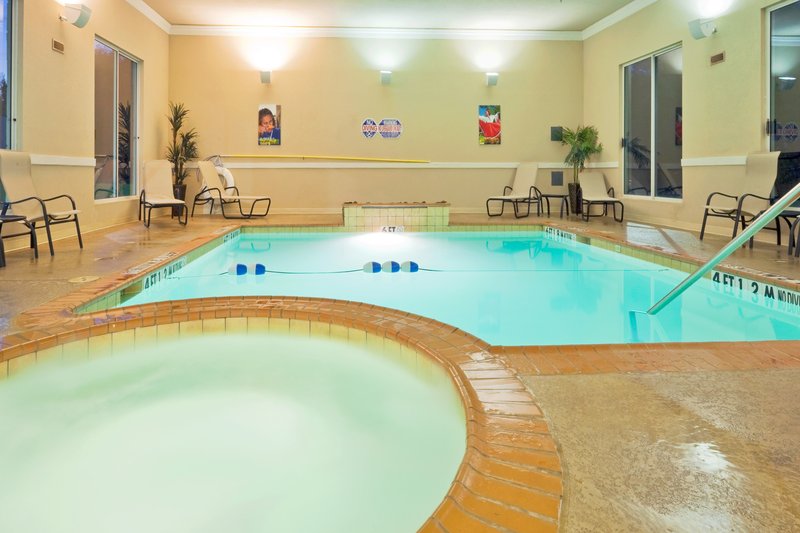 Holiday Inn Express & Suites ATHENS - Athens, TX