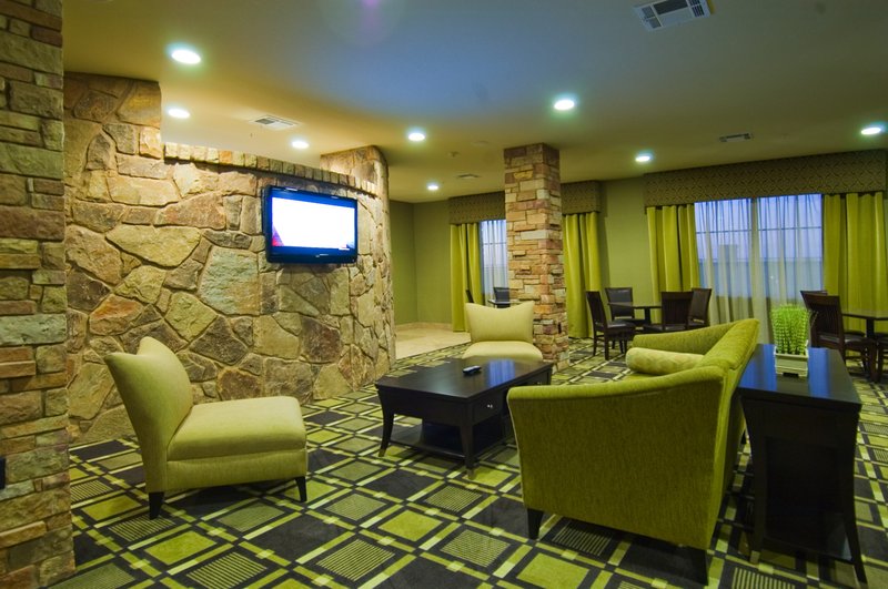 Holiday Inn Express - Tow, TX
