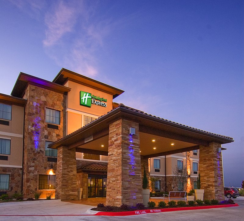 Holiday Inn Express - Tow, TX