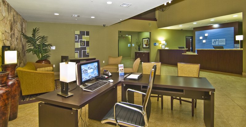 Holiday Inn Express - Tow, TX