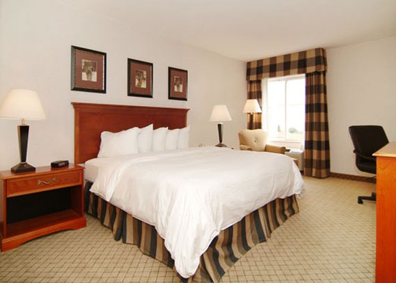 Clarion Inn And Conference Center - Fremont, OH