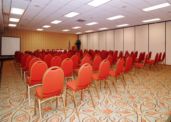 Clarion Inn And Conference Center - Fremont, OH