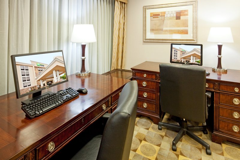 Holiday Inn Express Wilkes Barre East - Wilkes-Barre, PA