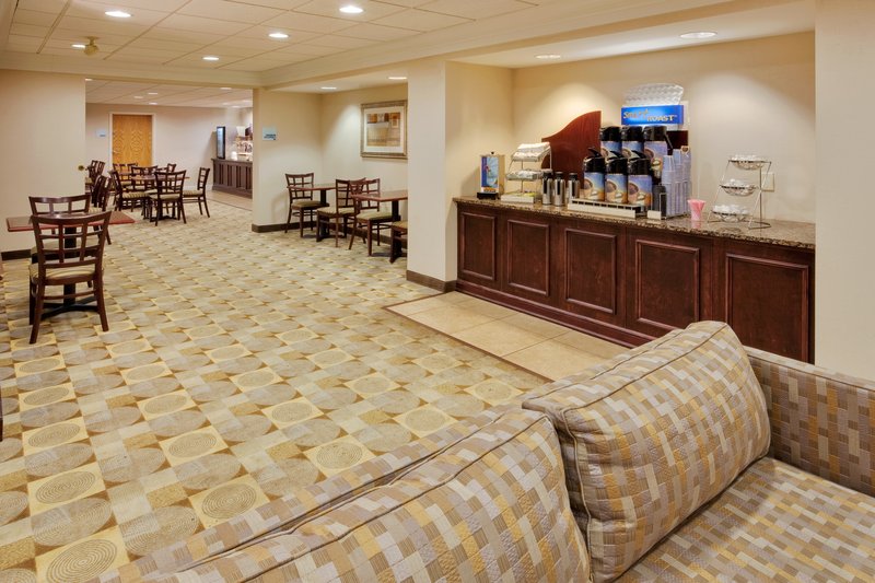 Holiday Inn Express Wilkes Barre East - Wilkes-Barre, PA
