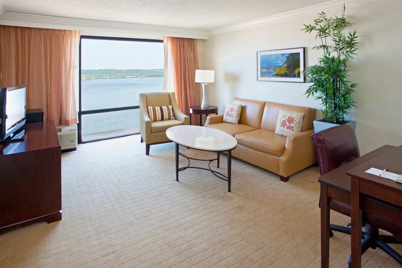 Crowne Plaza - Alexandria, VA
