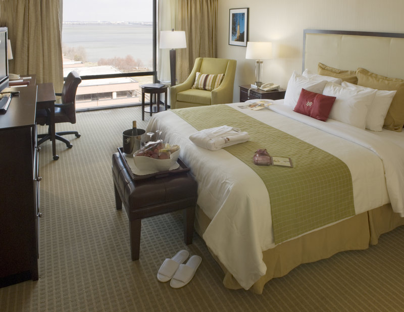 Crowne Plaza - Alexandria, VA