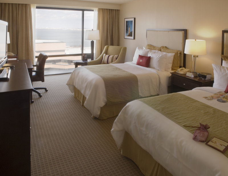 Crowne Plaza - Alexandria, VA