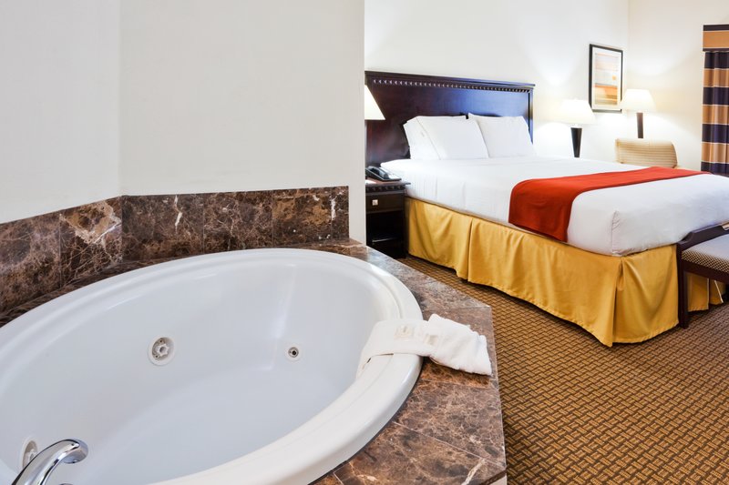 HOLIDAY INN EXPRESS - Bartow, FL