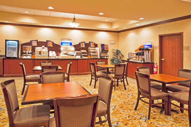 HOLIDAY INN EXPRESS - Bartow, FL