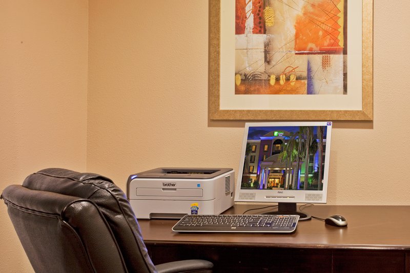 HOLIDAY INN EXPRESS - Bartow, FL