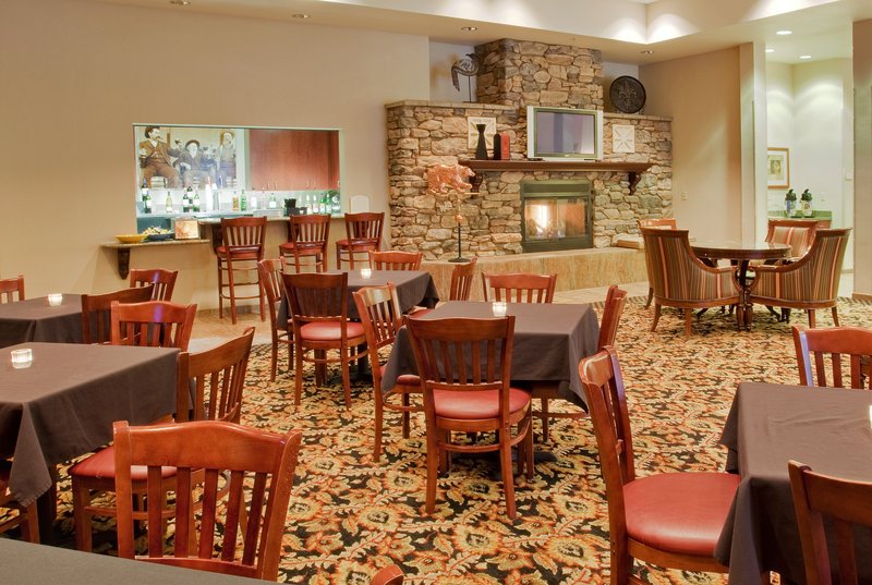 Holiday Inn Express & Suites GOLD MINERS INN-GRASS VALLEY - Grass Valley, CA
