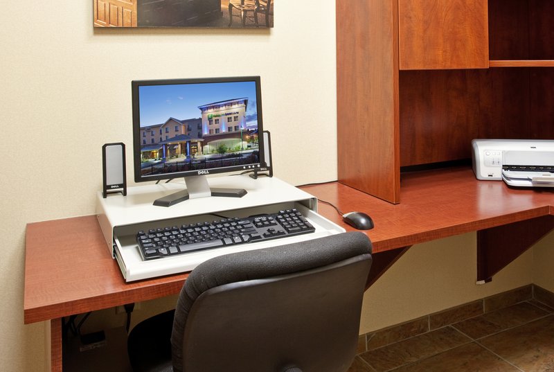 Holiday Inn Express & Suites GOLD MINERS INN-GRASS VALLEY - Grass Valley, CA