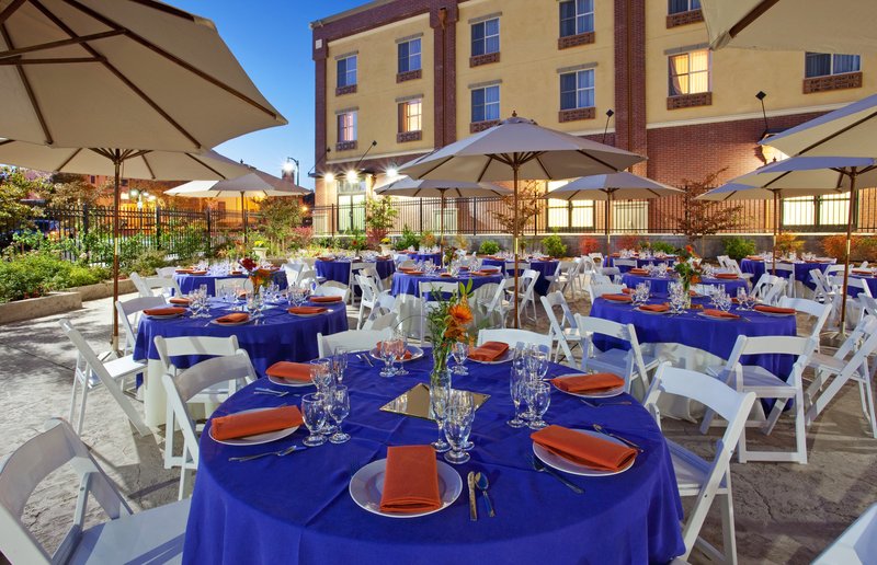 Holiday Inn Express & Suites GOLD MINERS INN-GRASS VALLEY - Grass Valley, CA