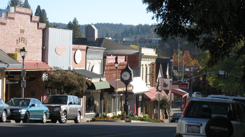 Holiday Inn Express & Suites GOLD MINERS INN-GRASS VALLEY - Grass Valley, CA