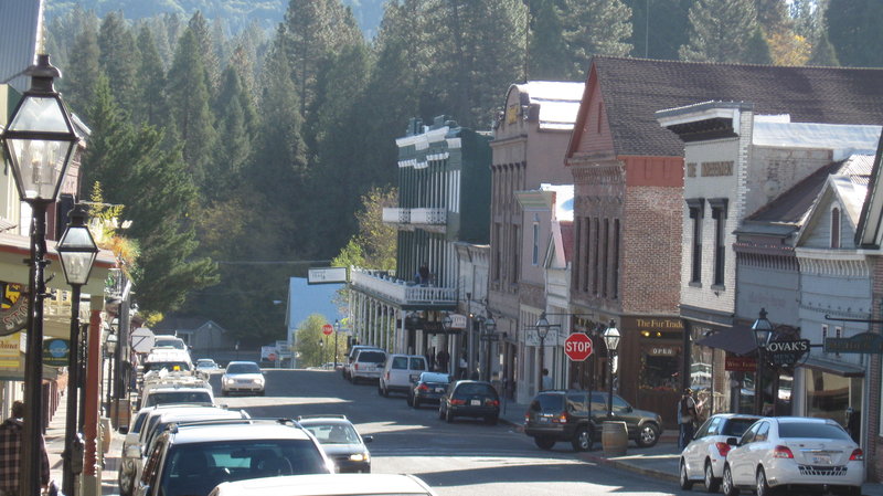 Holiday Inn Express & Suites GOLD MINERS INN-GRASS VALLEY - Grass Valley, CA